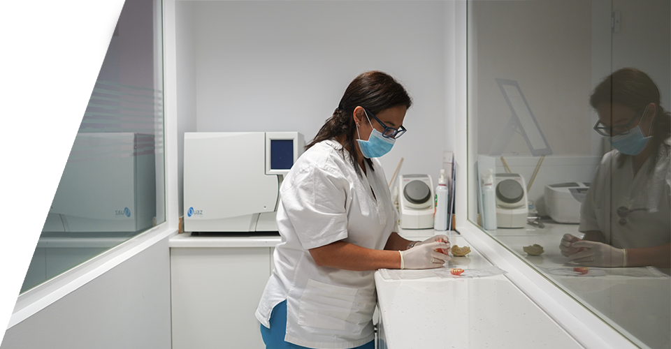 tratamientos-estetica-implantes-protestis-fatima-razzak